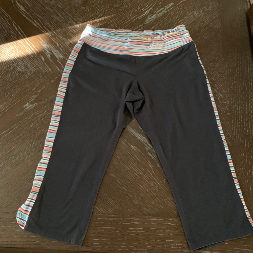 Lola gray multi colored stripes capri pants Size XS